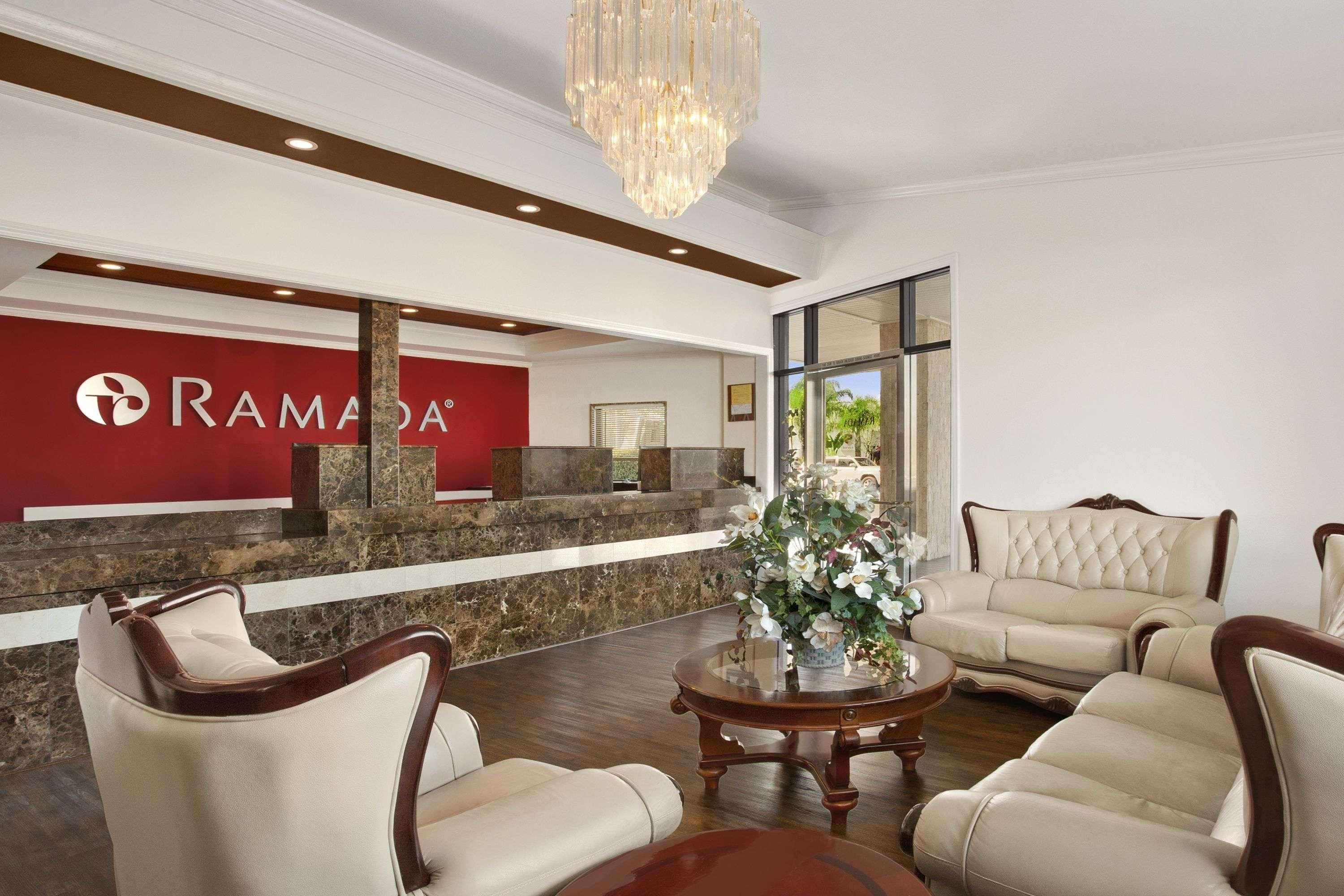 Ramada By Wyndham Torrance Hotel Exterior foto
